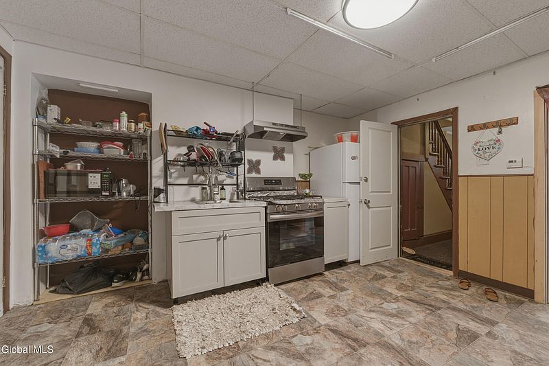 5th image of 118 Adams Street