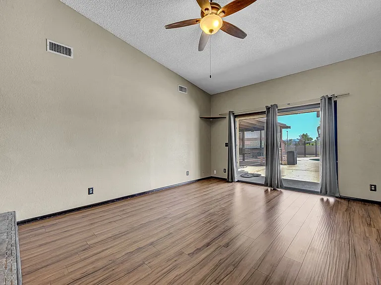 6975 Obannon Dr — Photo 3