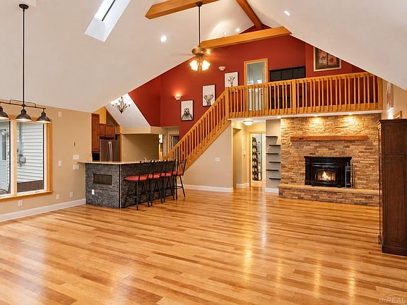 4th image of 496 Kuwe Ln