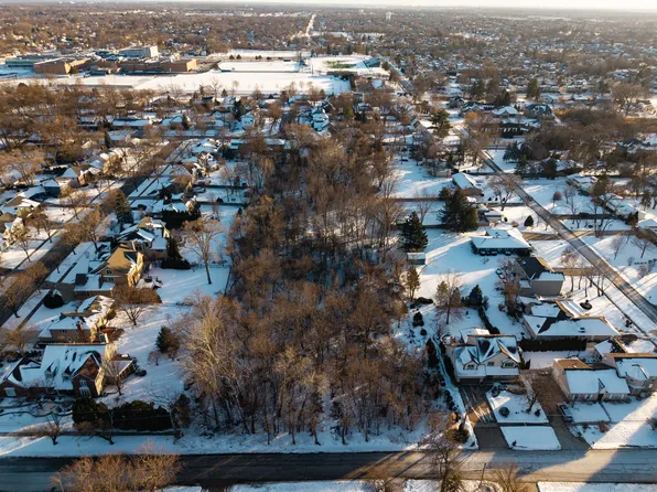 61st Dunham St, Downers Grove, IL 60515