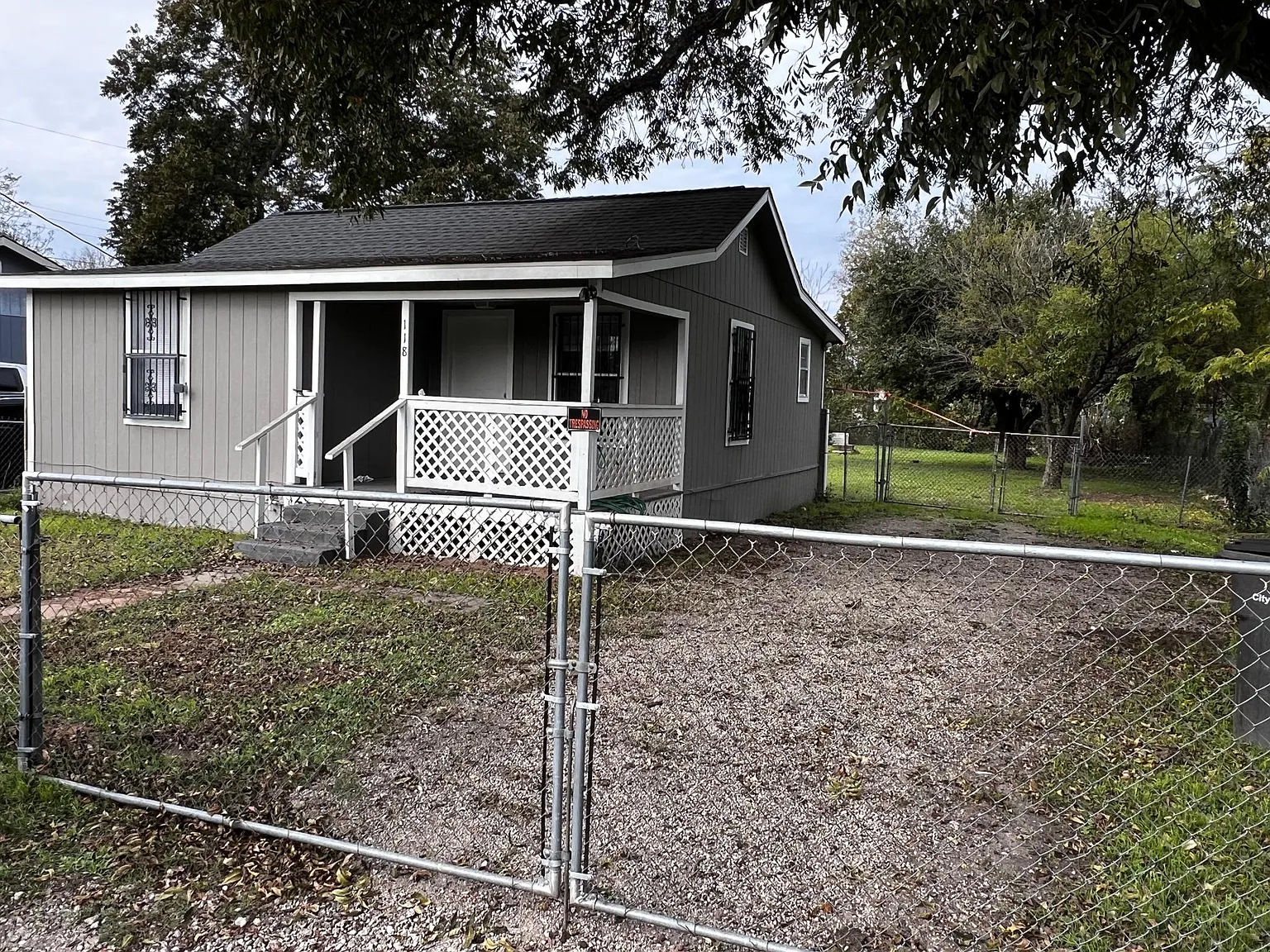 2 bed, 904 sqft, $950 — Photo 1