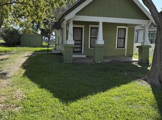 207 S 1st St, La Porte, TX 77571