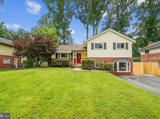 10831 Woodland Dr, Fairfax, VA 22030