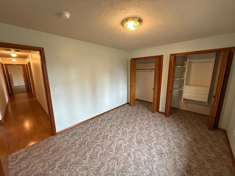 460 SE Conifer Pl — Photo 20
