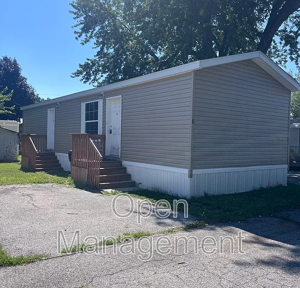2301 SW Oralabor Rd #5 — Photo 1