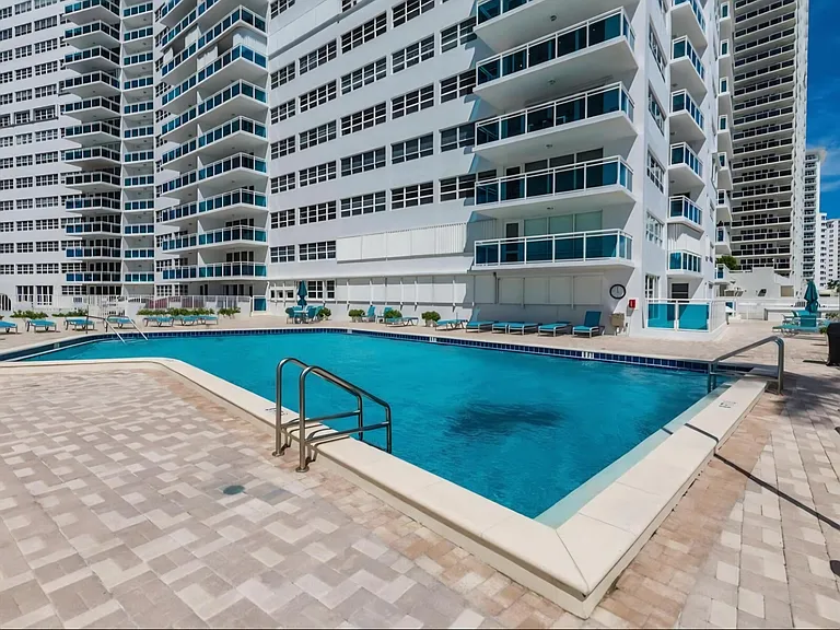 3430 Galt Ocean Dr #1 — Photo 51