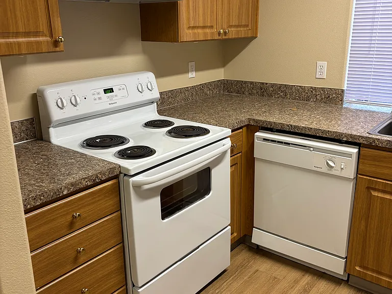 Las Briasas Apartments — Photo 17