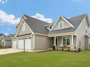 1403 Winterberry Rd, Savoy, IL 61874