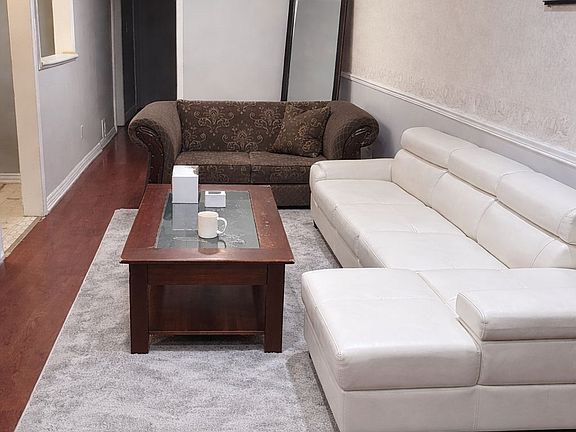 4th image of 6 Manderley Pl