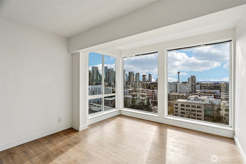 4th image of 308 E Republican Street #608