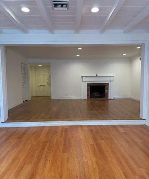 13810 Magnolia Blvd — Photo 8
