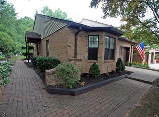 8 Amy Ct, Lebanon, NJ 08833