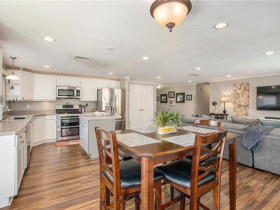 5th image of 7302 Brookview Cir