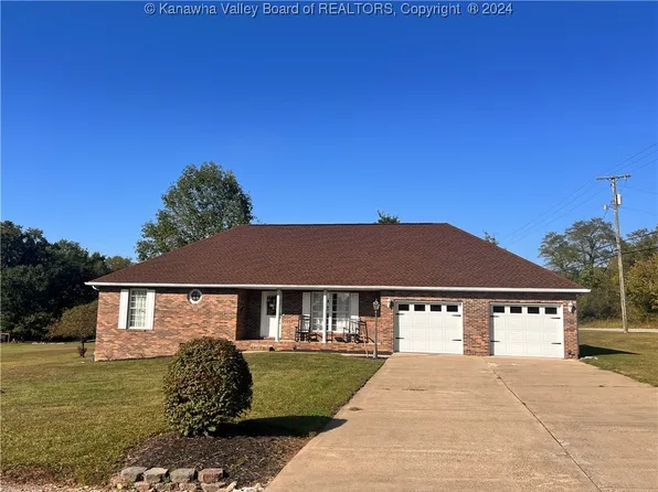 38 Stoney Brook Dr, Point Pleasant, WV 25550