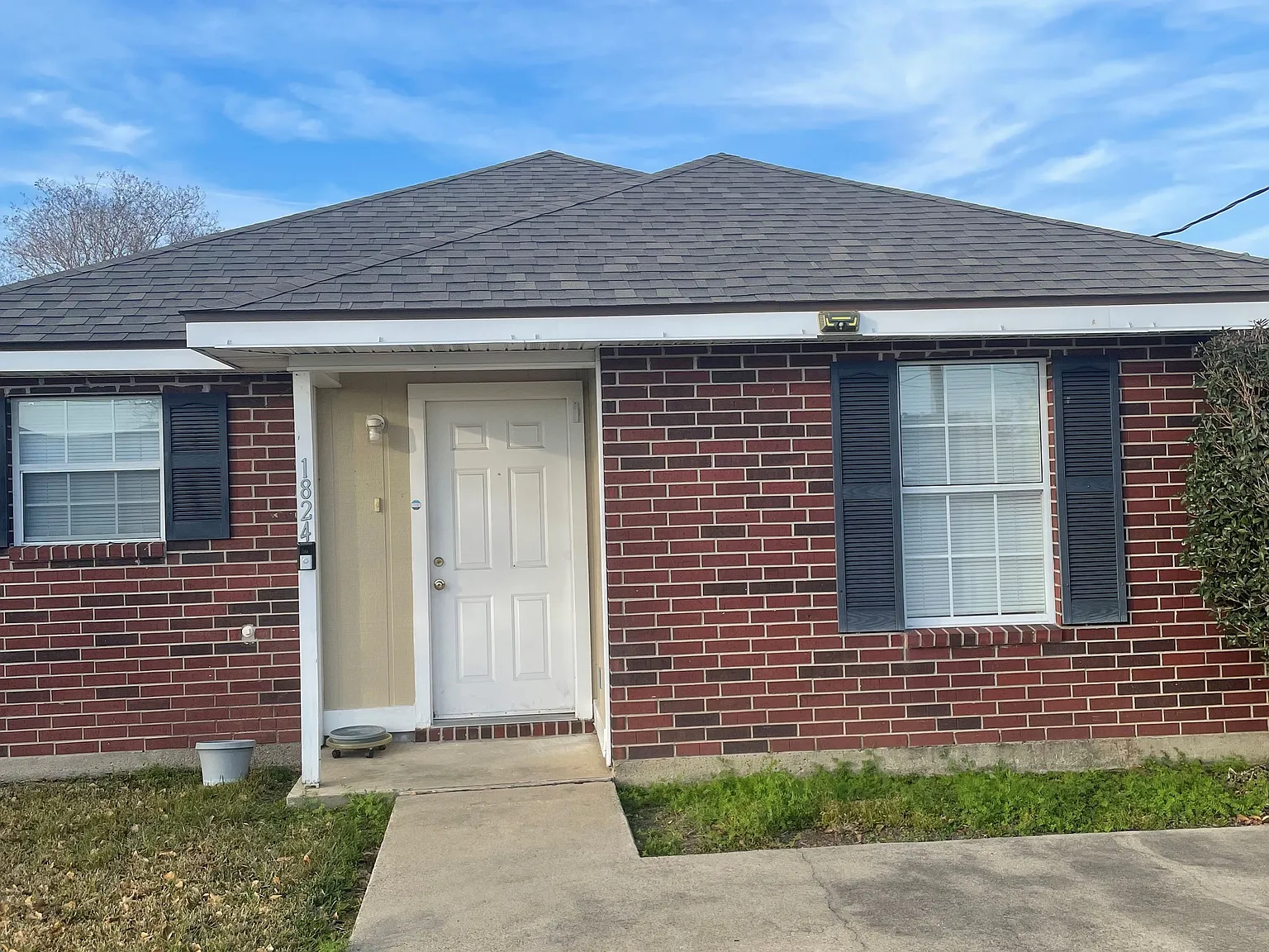 2 bed, 1000 sqft, $1,100 — Photo 1