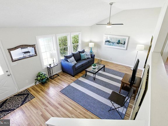 3rd image of 47 Carole Rd