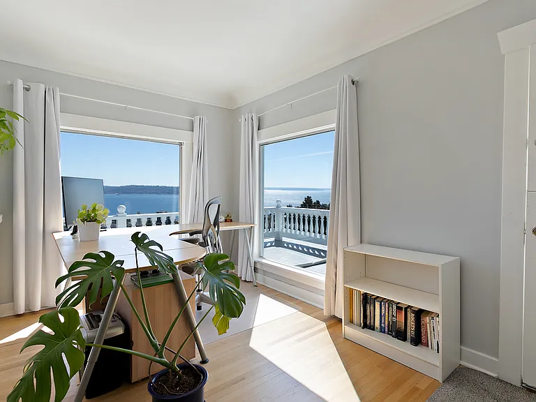 Office/bedroom