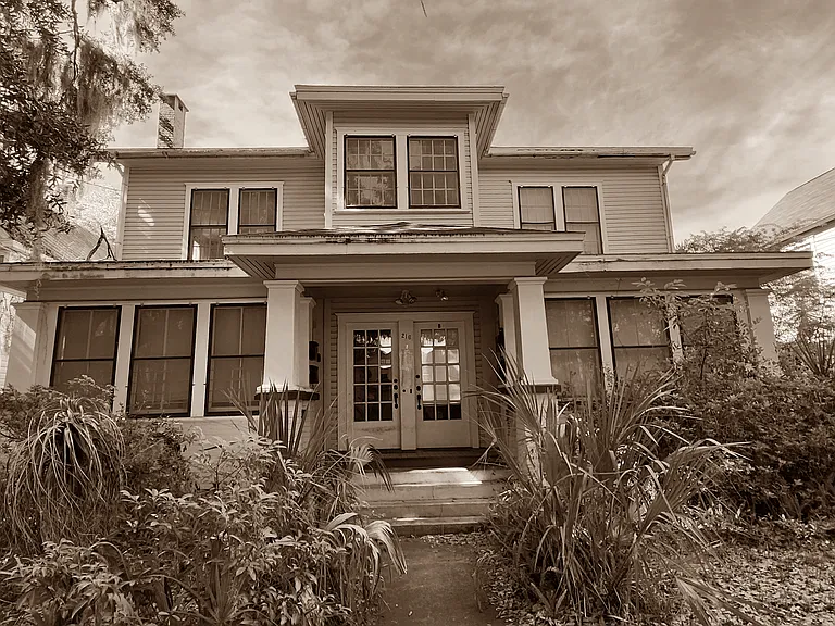 216 NW 3rd Ave #B — Photo 2