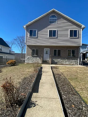 42 High St Photo 1