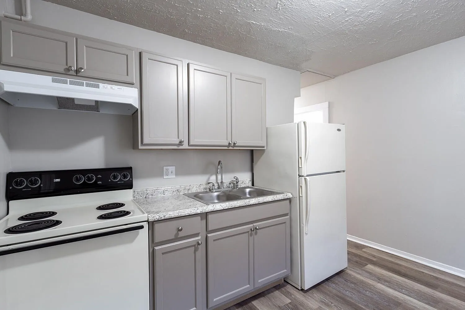 2 bed, 1.0 bath, 640 sqft, $975 — Photo 4