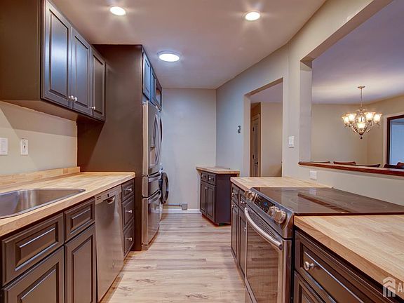 3rd image of 167 Amberly Dr Unit C