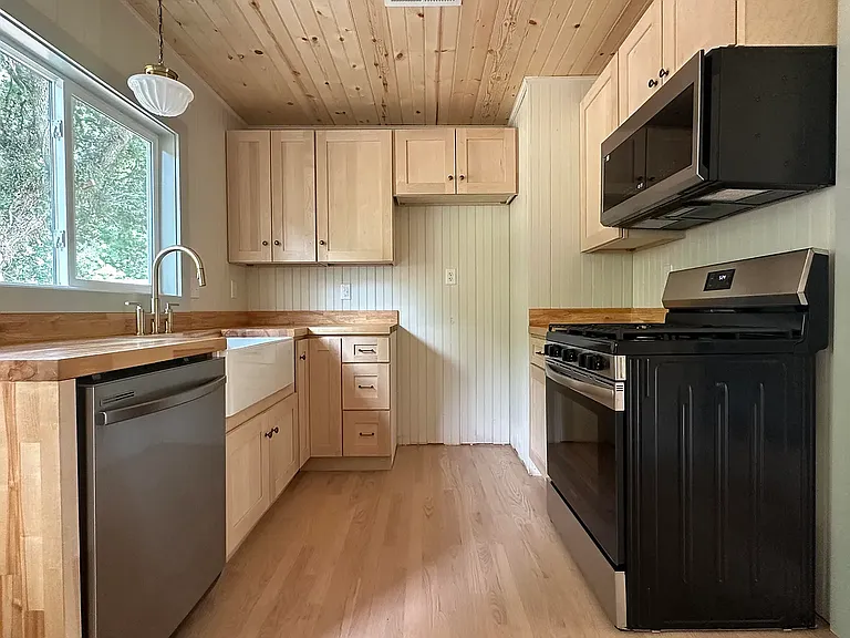 2531 Wecco St — Photo 5