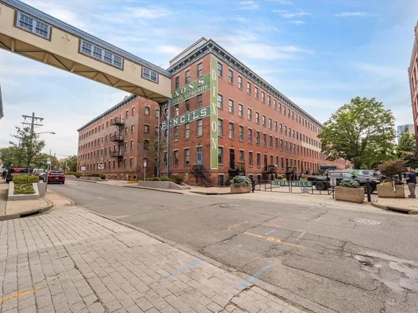 186 Wayne Street image 28 of 35