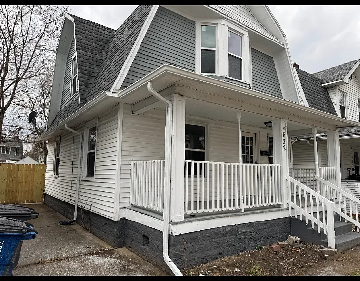 632 Nicholas St — Photo 1
