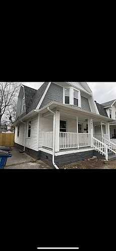 632 Nicholas St Photo 1