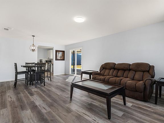 4th image of 222 Copano Dr