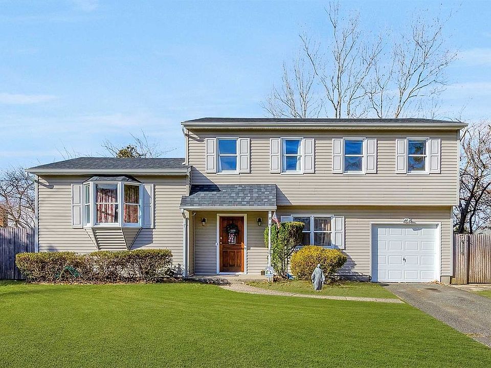 1st image of 4 Melvin Ct