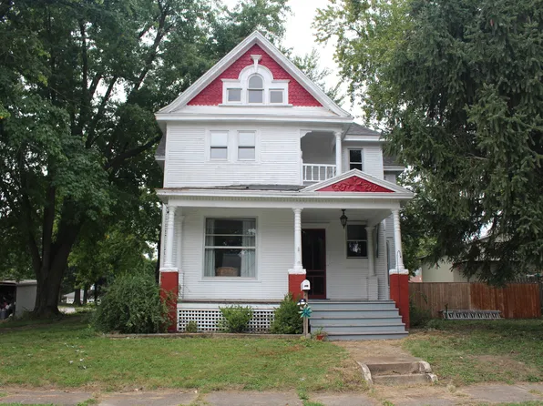421 S Monroe St, Clinton, IL 61727