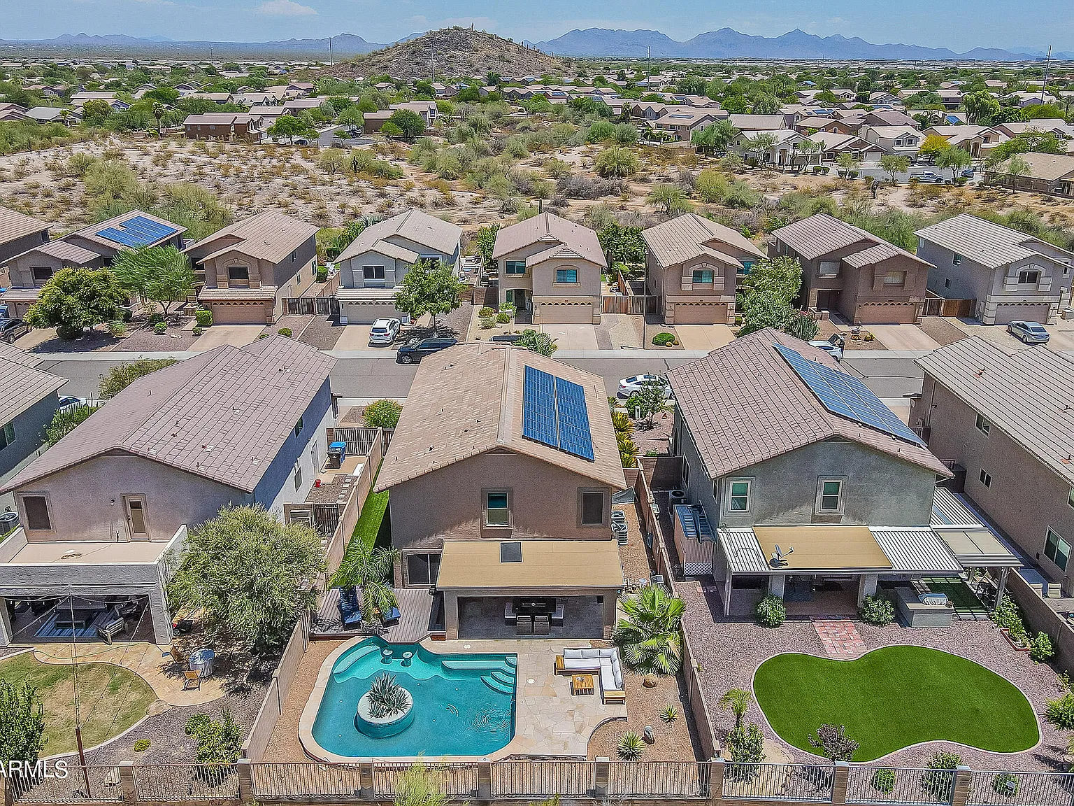5 bed, 2.5 bath, 2490 sqft, $3,750 — Photo 4
