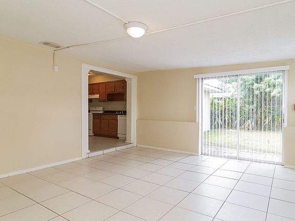 5th image of 3811 Wingward Ave