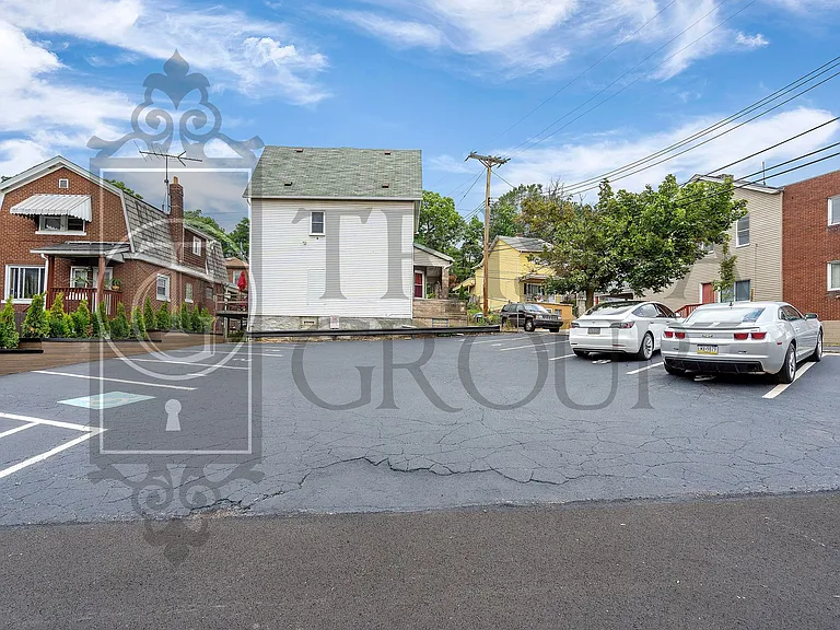 160 Southern Ave — Photo 8