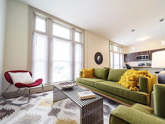 4th image of 42 S Ludlow St #3-D302