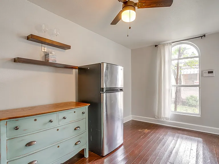 3256 Greene Ave — Photo 9