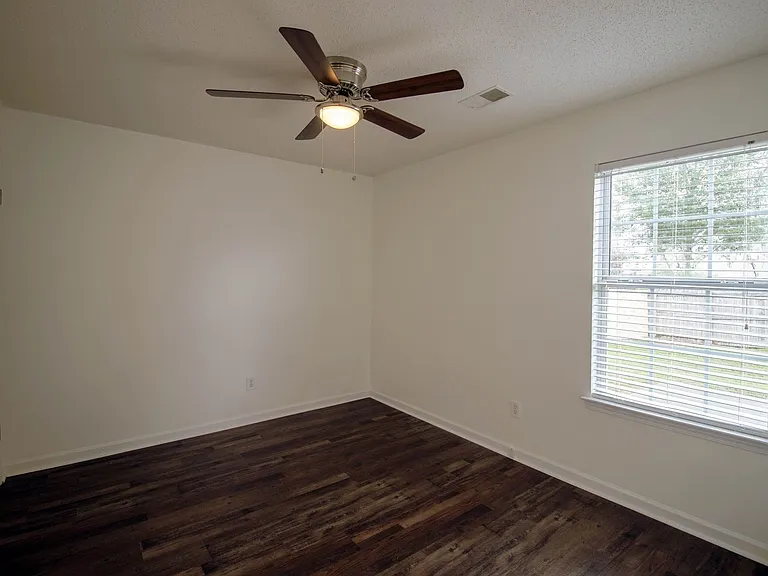 1214 Waverly Place Dr — Photo 9