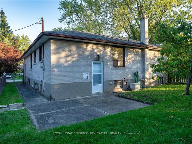 65 Glenmanor Dr — Photo 28