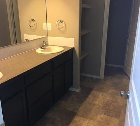 3rd image of 4240 Hedman Ct
