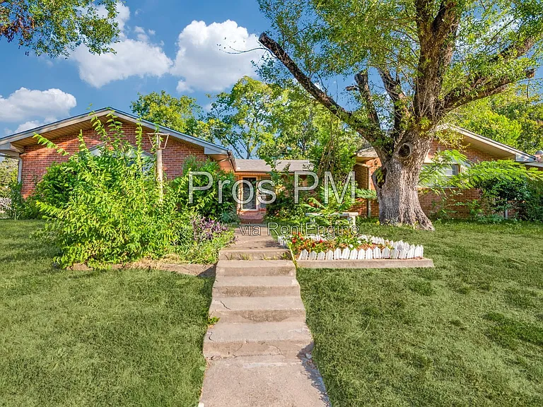 2101 Bradford Dr — Photo 11