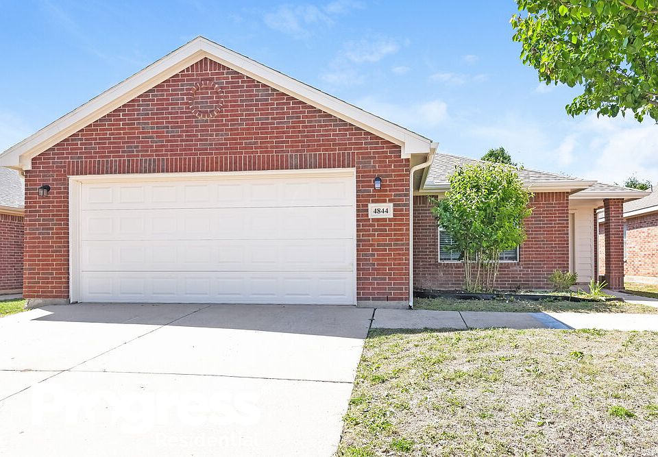 1st image of 4844 Trail Hollow Dr