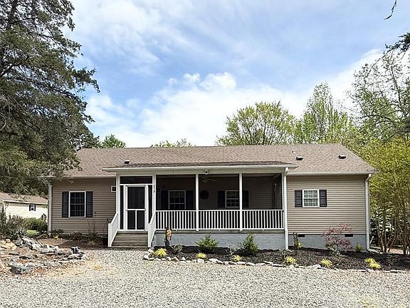3rd image of 658 Ferry Hill Trl
