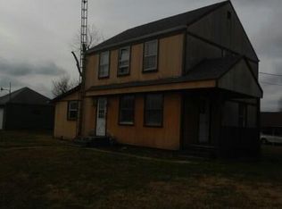 2105 Rockland Ave, Belpre, OH 45714