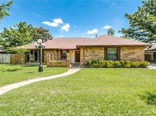 812 Ridge View Dr, Burleson, TX 76028