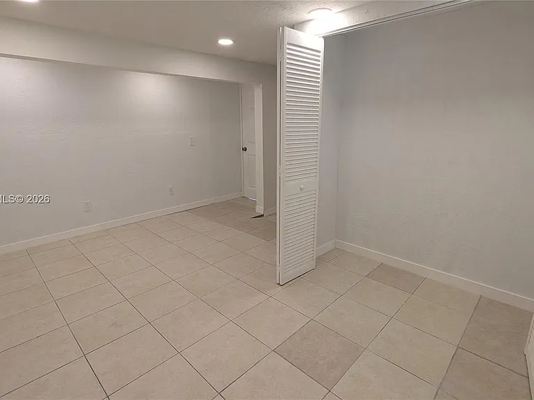 708 NE 4th St #1 — Photo 13