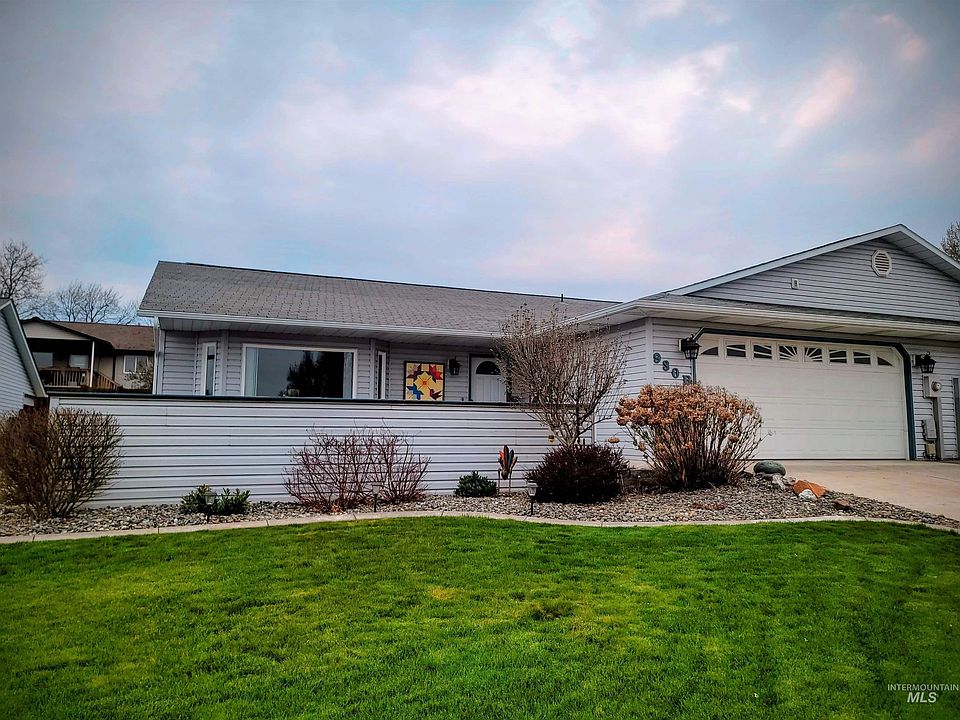 1st image of 930 Cypress Ct #B