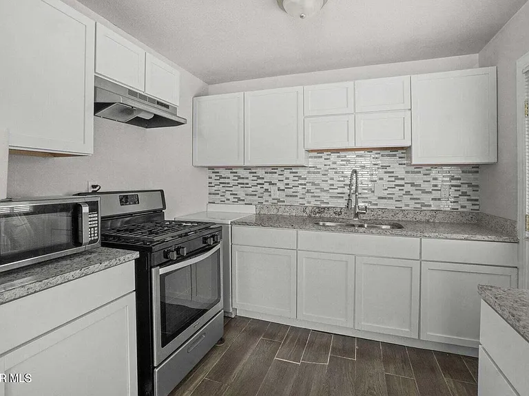 5316 Saxon Dr — Photo 11