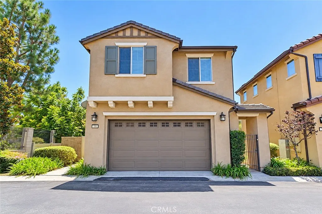 3 bed, 2.5 bath, 1993 sqft, $4,500 — Photo 1