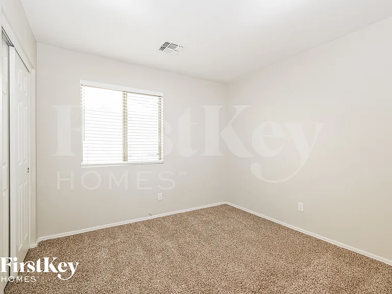 3141 W Sunland Ave — Photo 10